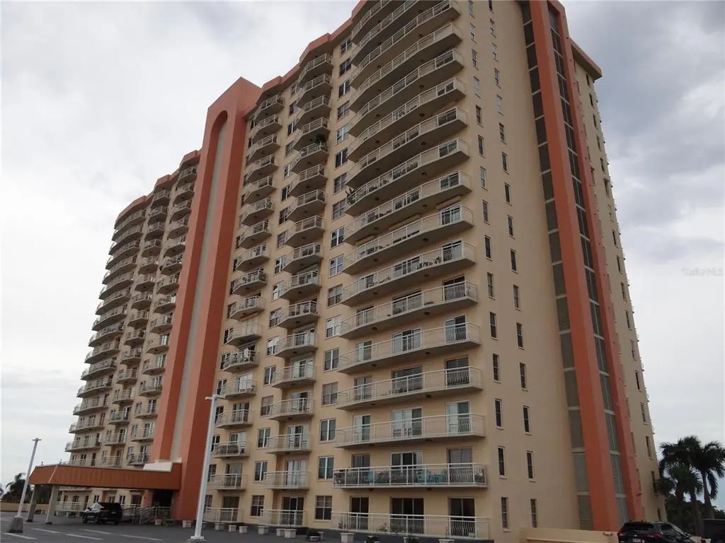 4900 Brittany Drive S 305, ST PETERSBURG
