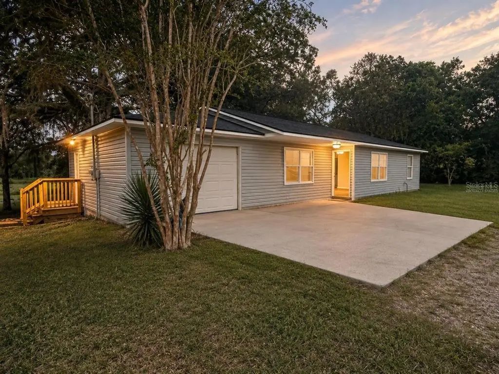 8577 Ne 157th Court, SILVER SPRINGS