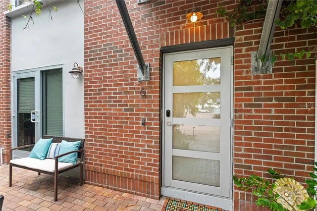 325 5th Avenue S 6, ST PETERSBURG