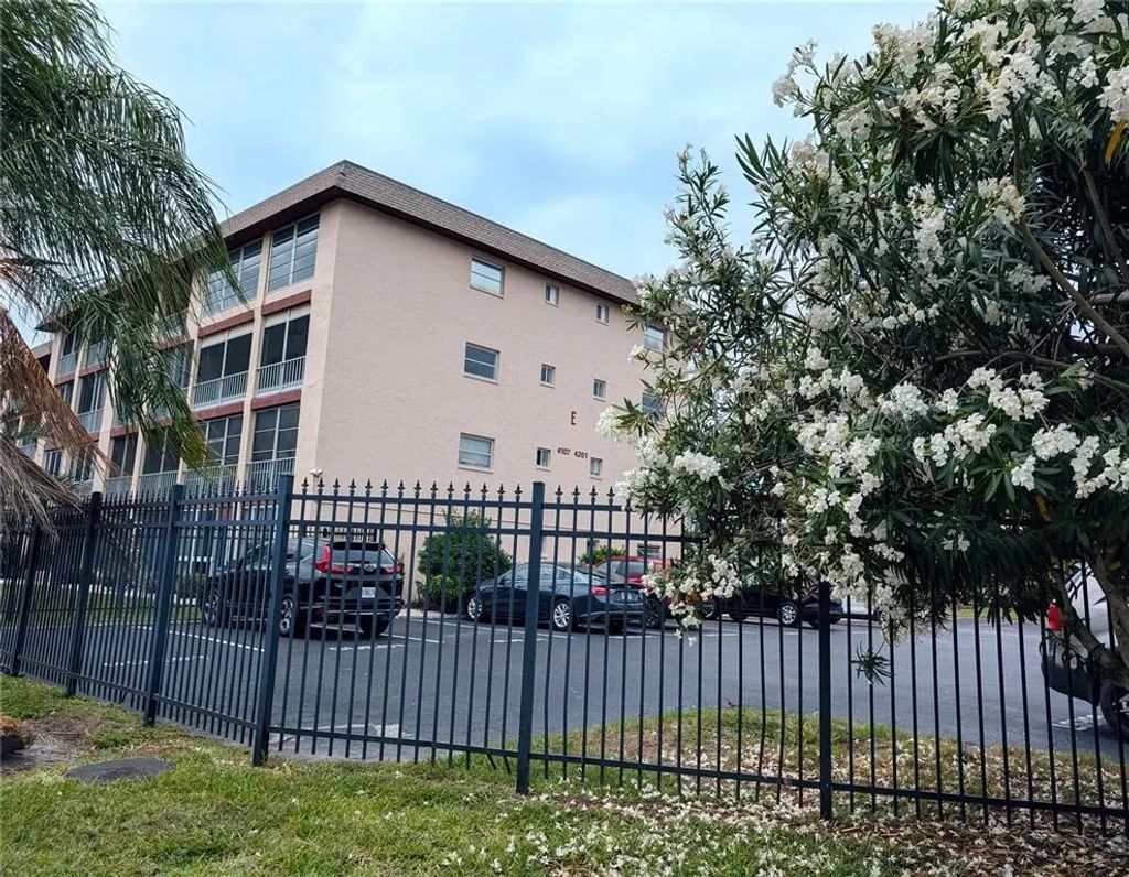 4127 Heron Way E-111, BRADENTON