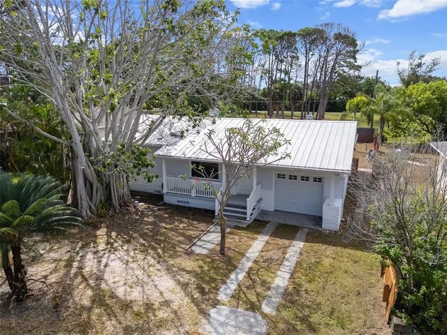 302 80th Avenue Ne, ST PETERSBURG