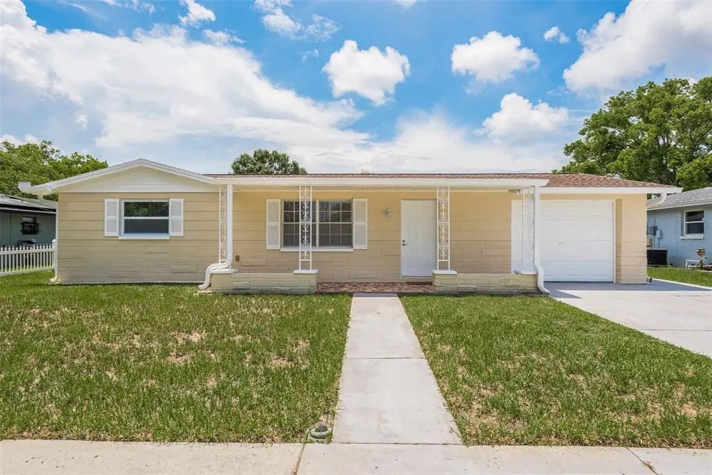 5646 Festivo Drive, HOLIDAY