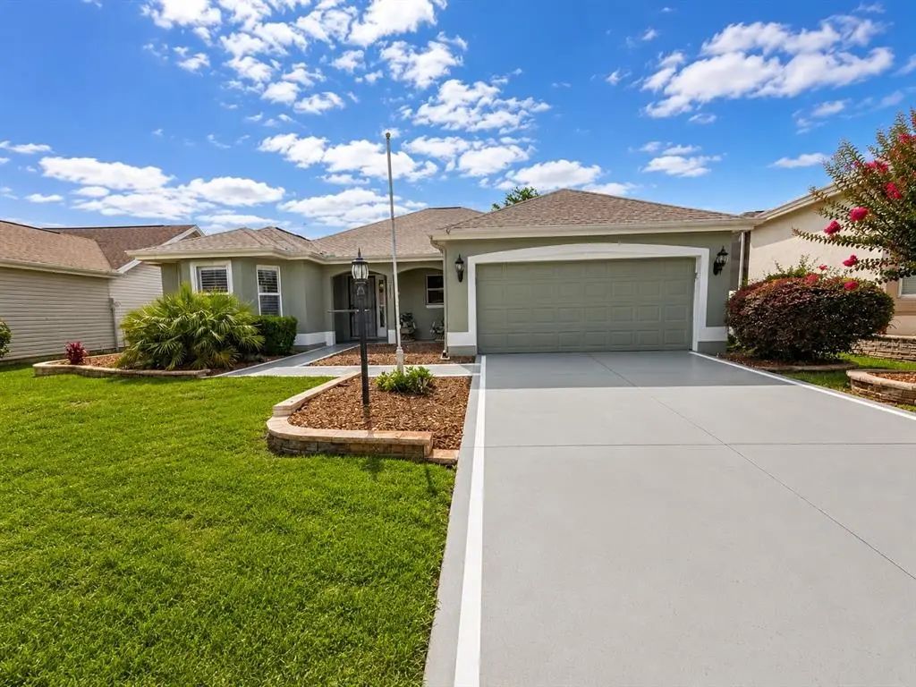 1211 Cabella Circle, LADY LAKE