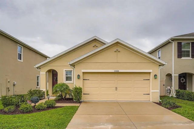 32668 Abby Lax Lane, WESLEY CHAPEL