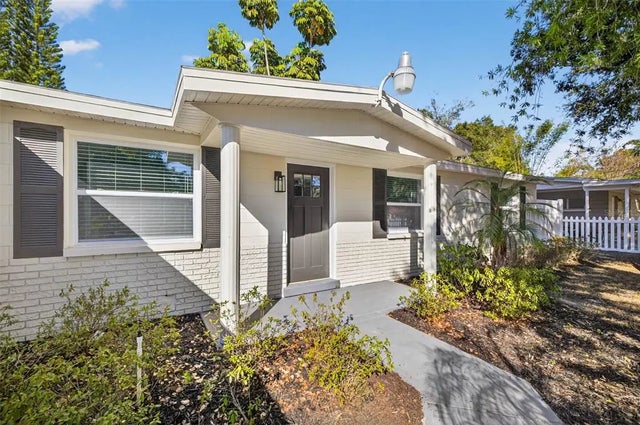 1102 E Lambright Street, TAMPA