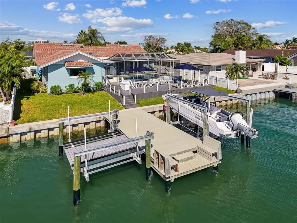 320 Belle Isle Avenue, BELLEAIR BEACH