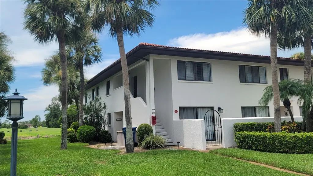 320 Barcelona Drive 320, BRADENTON