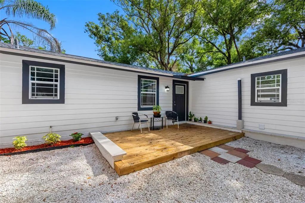 1208 E Chilkoot Avenue, TAMPA