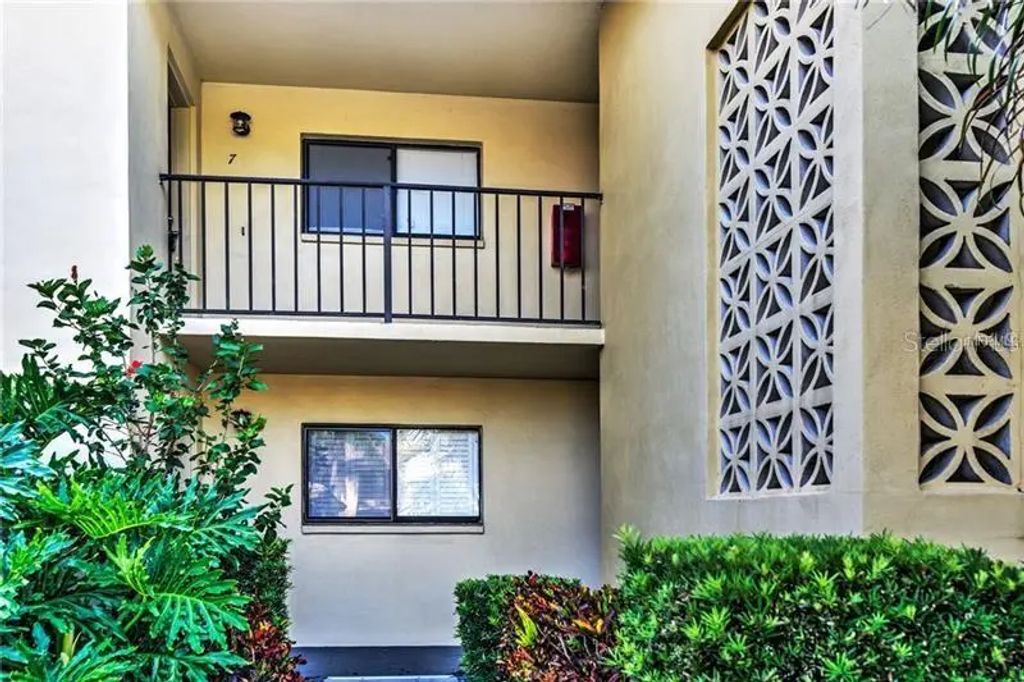 2415 Bayshore Gardens Parkway 7, BRADENTON