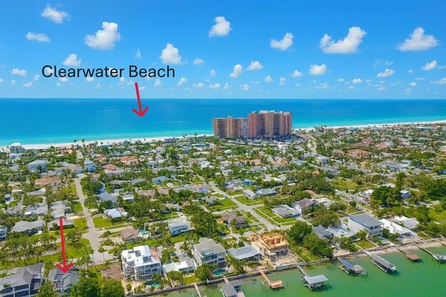 819 Bay Esplanade, CLEARWATER BEACH