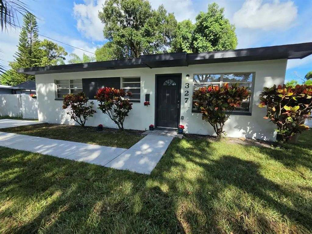 327 Barbara Circle, BELLEAIR