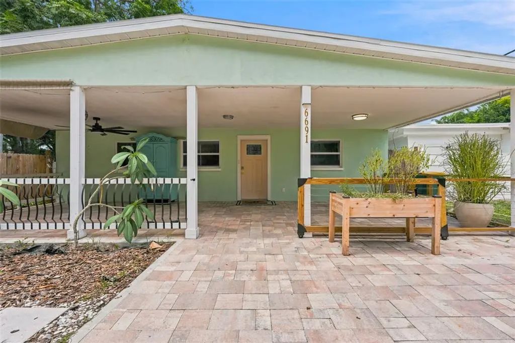 6691 56th Avenue N, ST. PETERSBURG