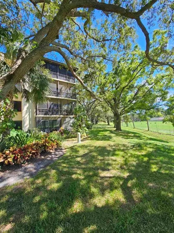 700 Starkey Road 622, LARGO