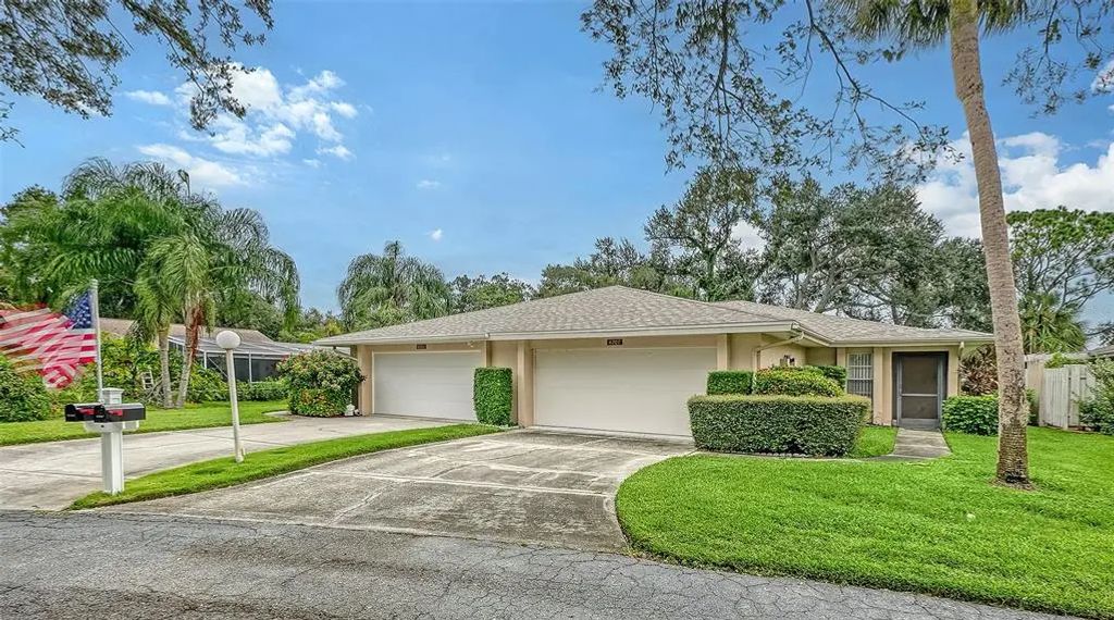 4207 Bowling Green Circle, SARASOTA