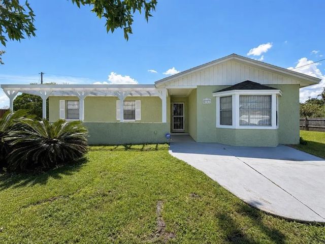 2777 Green Meadow Circle, KISSIMMEE
