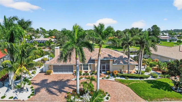319 Oakwood Circle, ENGLEWOOD