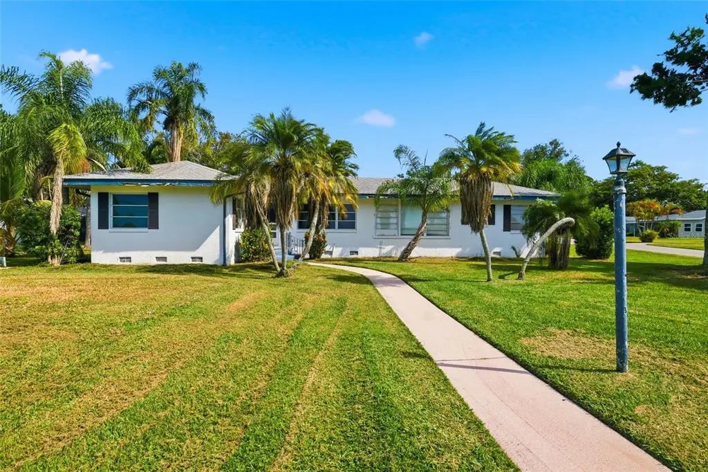 6240 Uplands Boulevard, SARASOTA