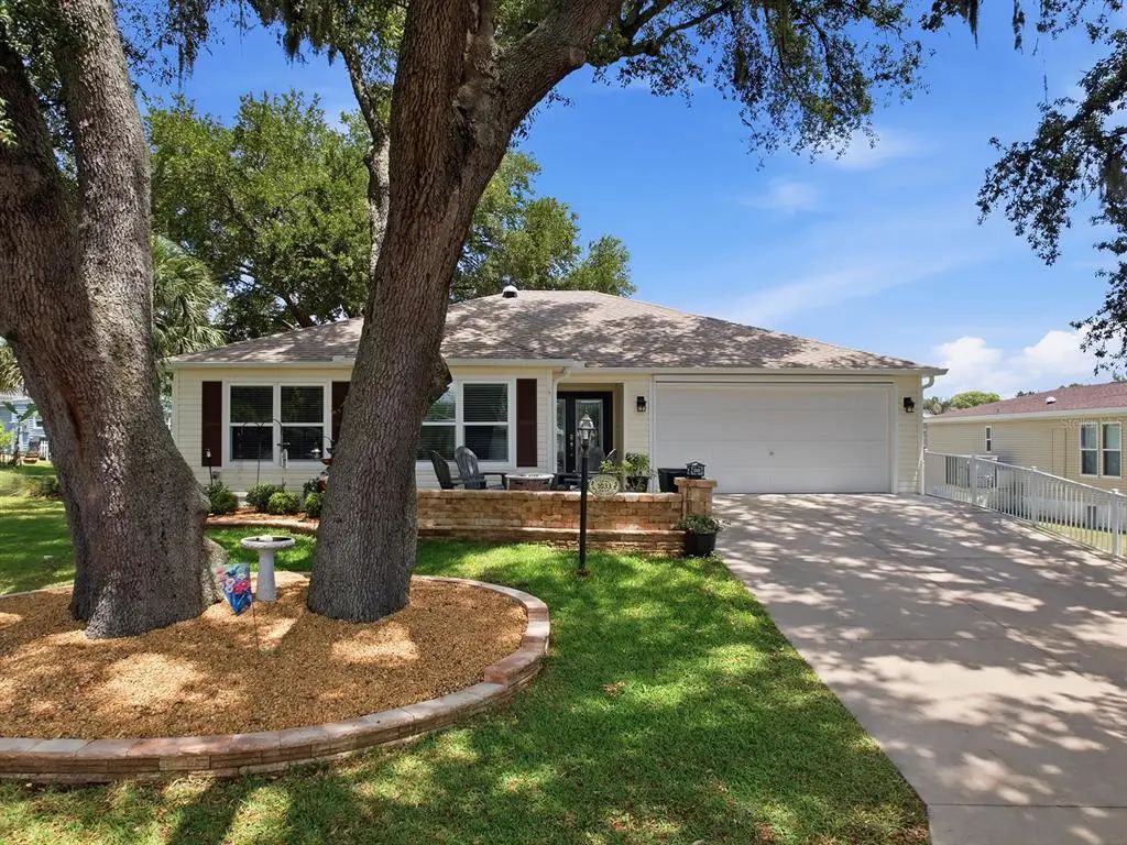 1033 Aloha Way, LADY LAKE