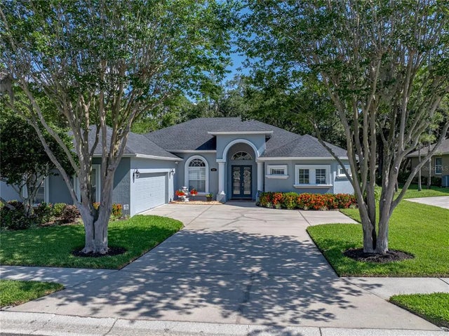 800 Osprey Landing Drive, LAKELAND