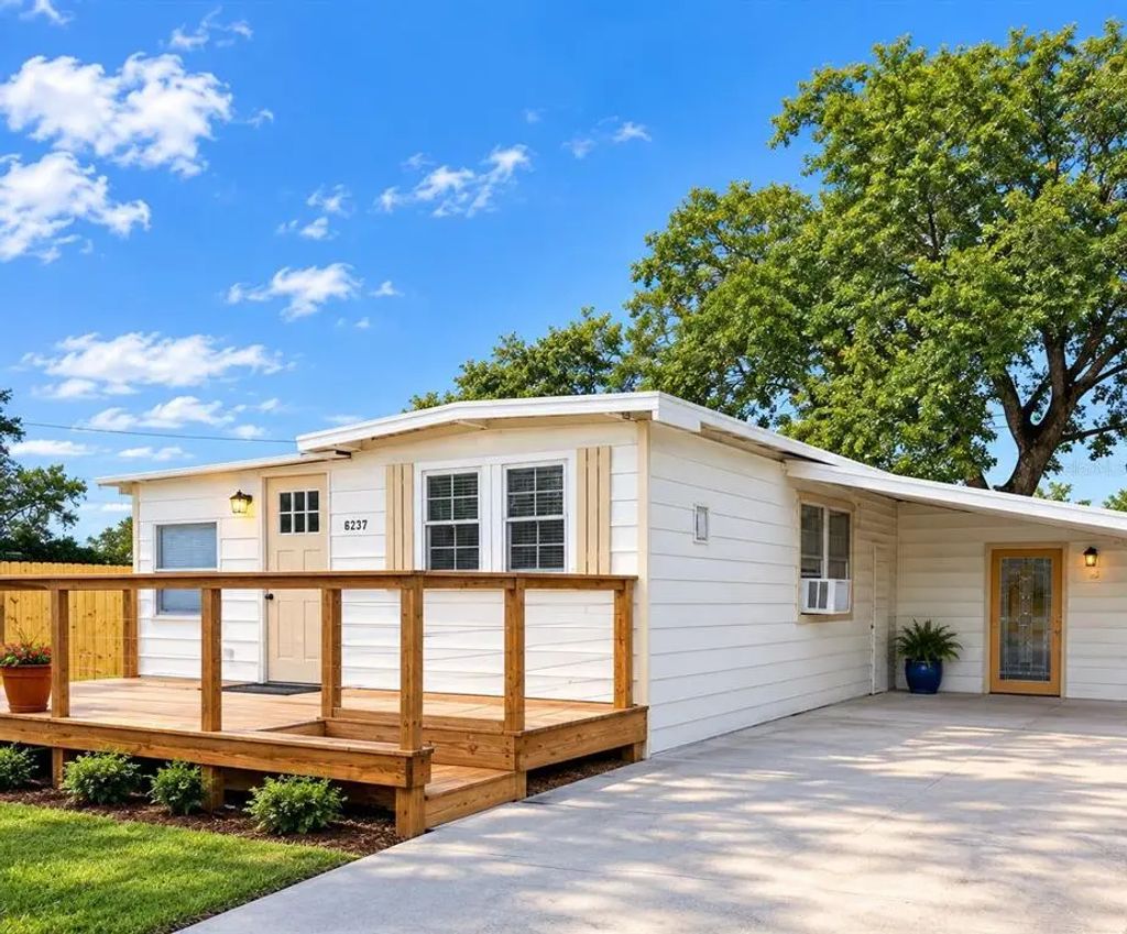 6237 New York Street, ZEPHYRHILLS