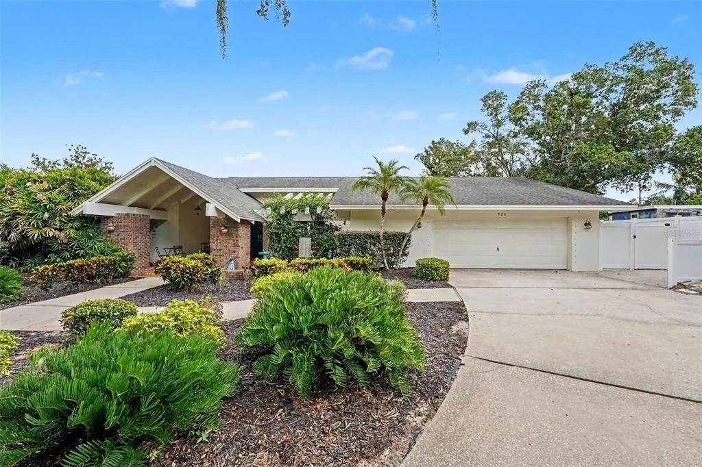 921 College Hill Drive, CLEARWATER
