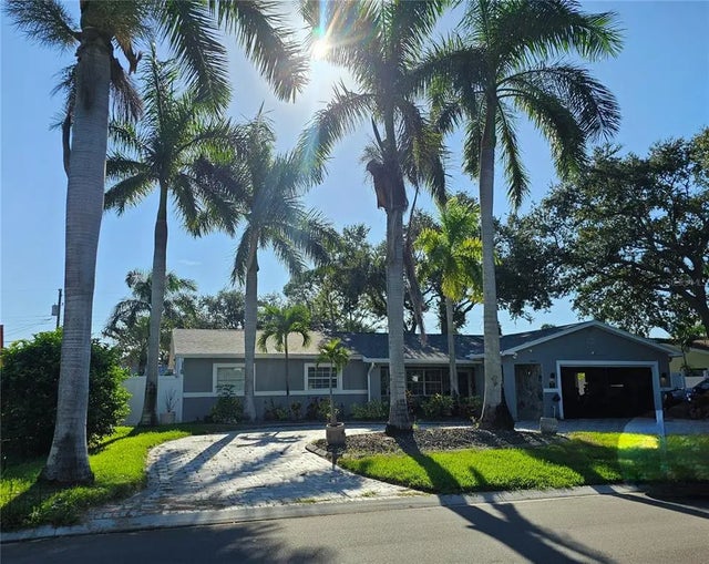 2649 64th Way N, ST PETERSBURG
