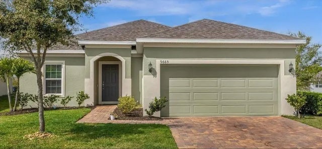 9665 Early Loop, GROVELAND