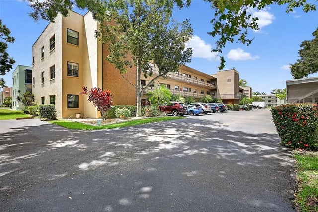 5975 Terrace Park Drive N 209, ST PETERSBURG