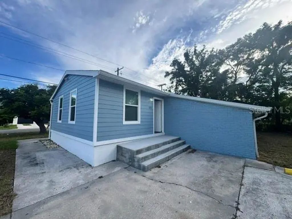 3723 Temple Street, TAMPA