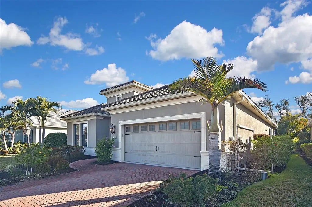 27352 Driver Lane, ENGLEWOOD