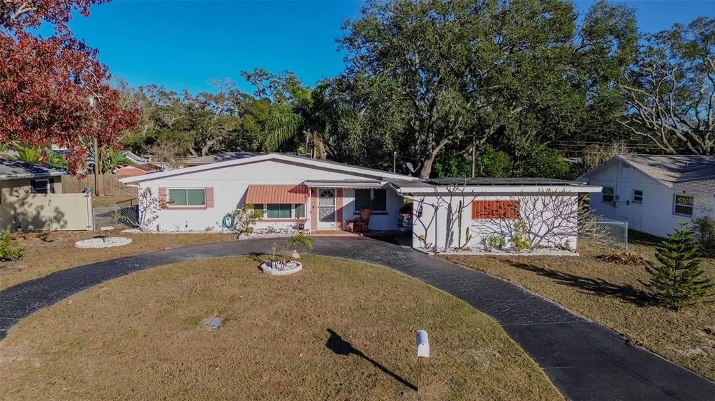 199 Tropic Boulevard W, LARGO