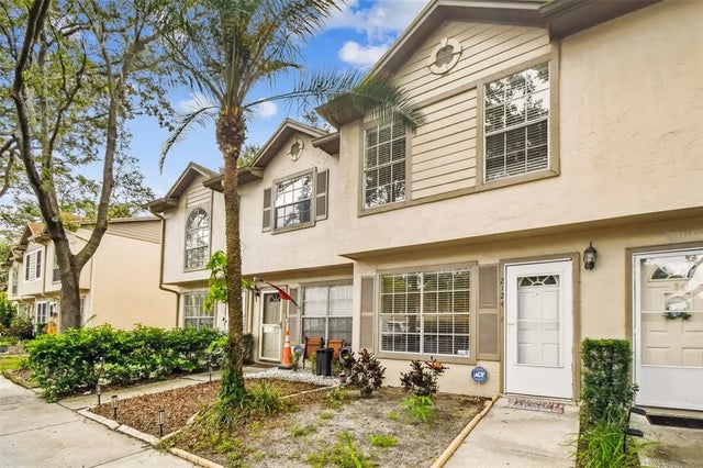 2124 Fletchers Point Circle, TAMPA