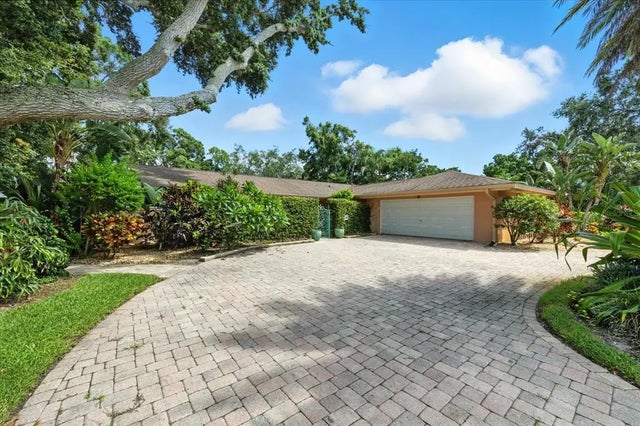 425 Ponce De Leon Boulevard, BELLEAIR
