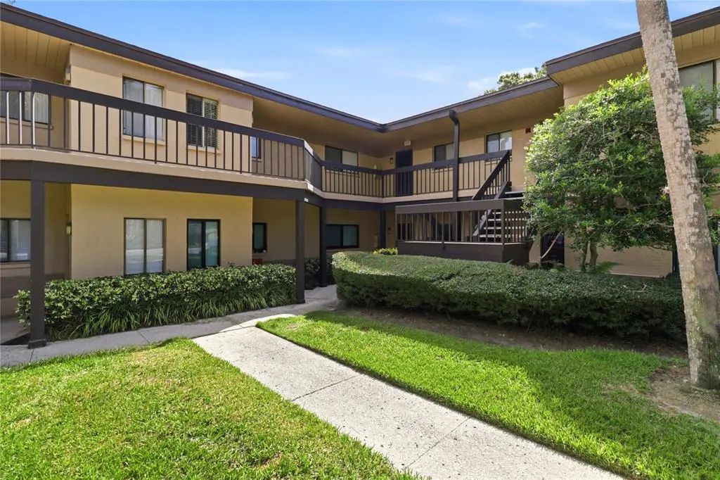 2685 Sabal Springs Circle 105, CLEARWATER