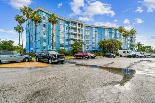 3315 58th Avenue S 311, ST PETERSBURG