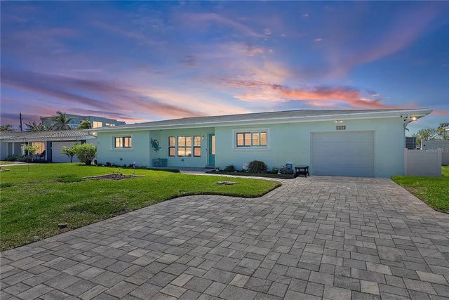 12170 4th Street E, TREASURE ISLAND