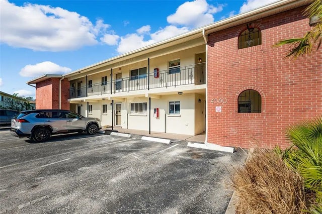 4560 Overlook Drive Ne 271, ST PETERSBURG