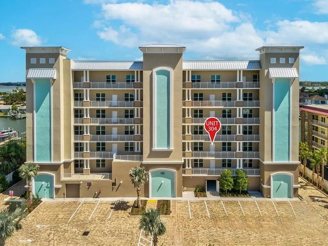 125 Island Way 304, CLEARWATER BEACH