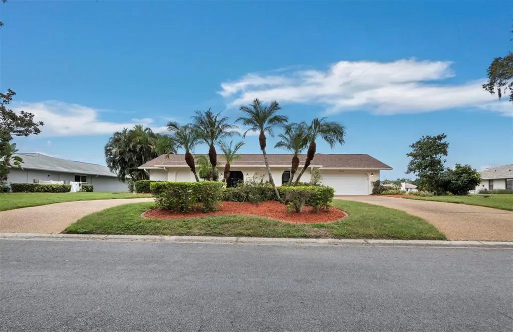 6945 Country Lakes Circle, SARASOTA
