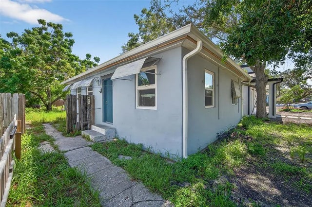 5021 9th Avenue S, GULFPORT