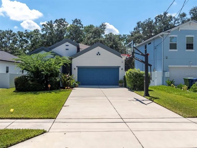 2516 W Curtis Street, TAMPA