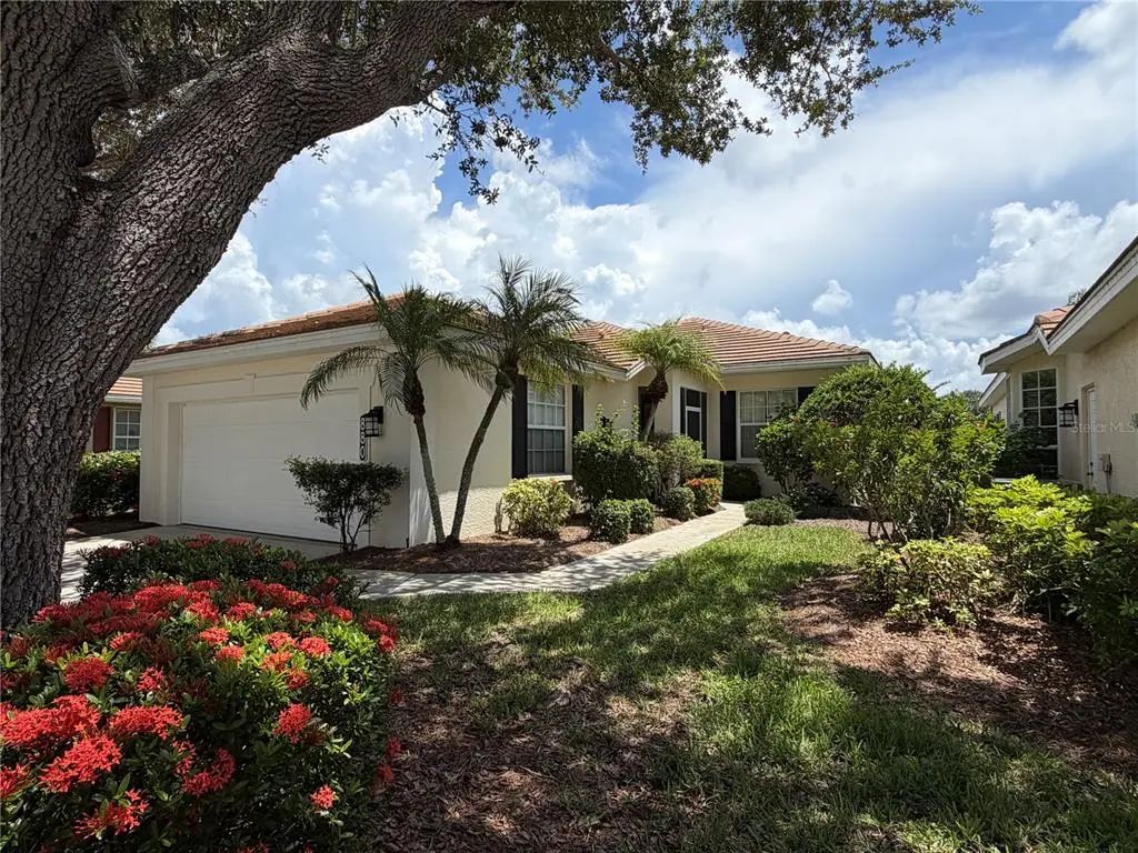 880 Chalmers Drive 880, VENICE