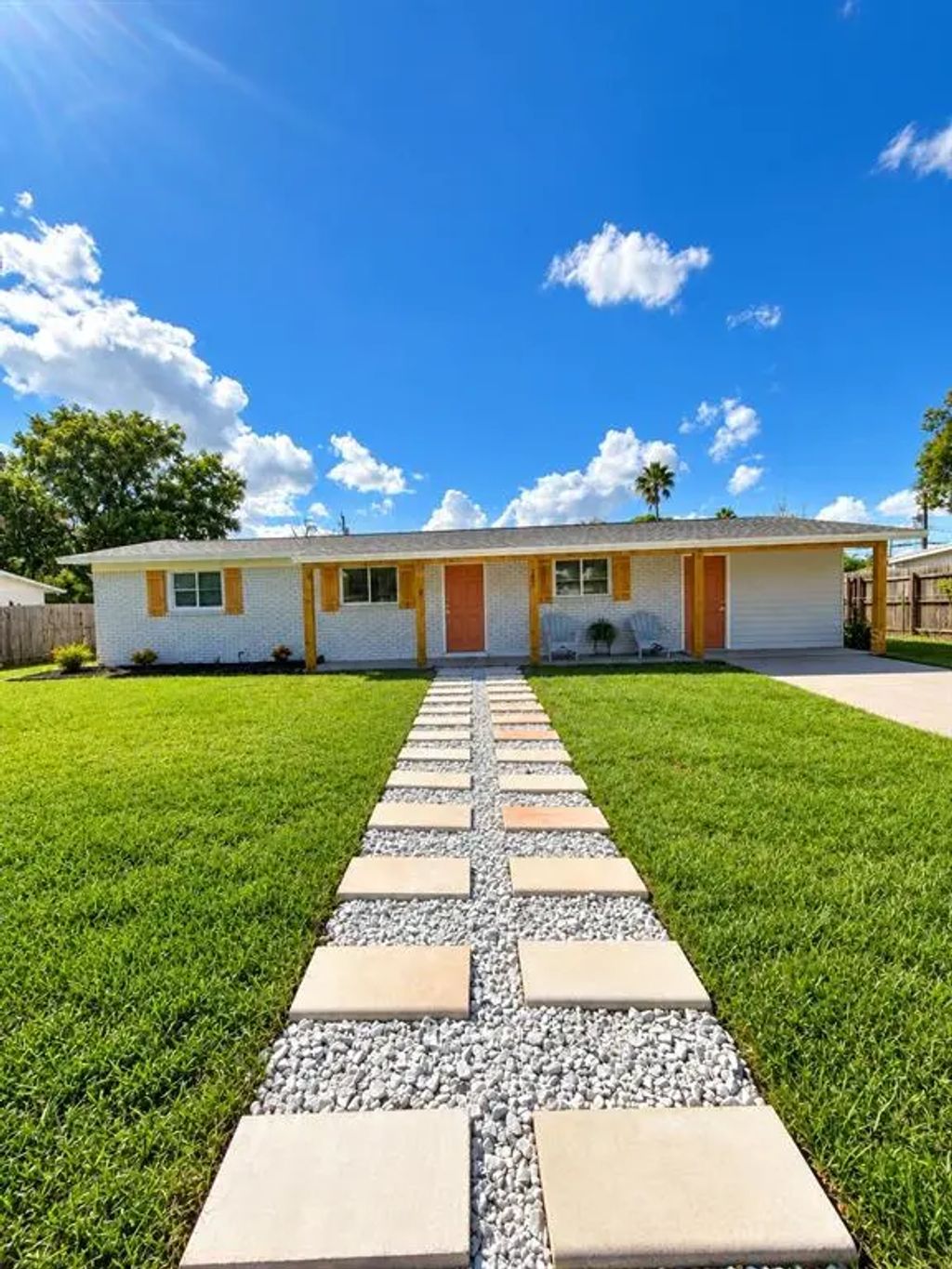 102 Cosmos Drive, ORLANDO