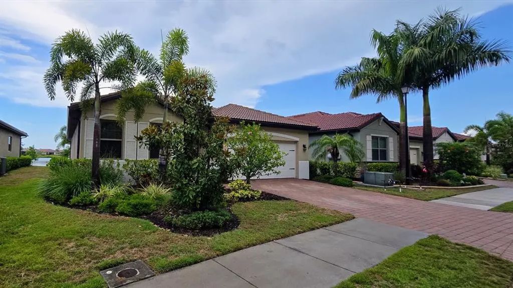 233 Vinadio Boulevard, NOKOMIS