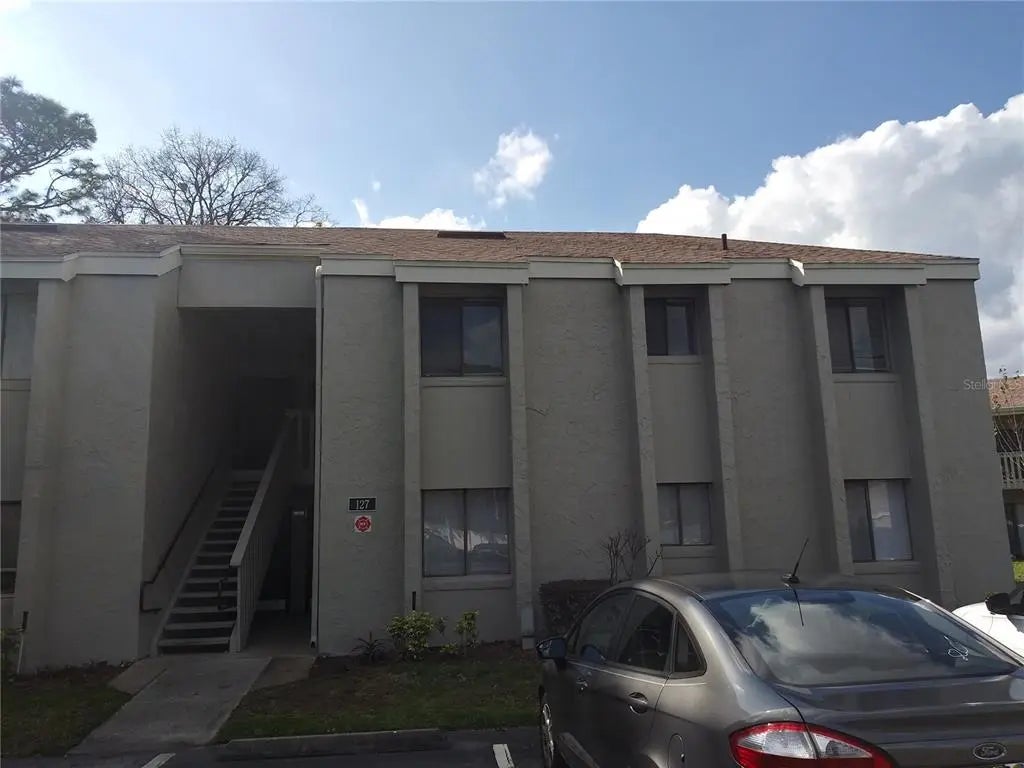 Photo of Listing #O6395454