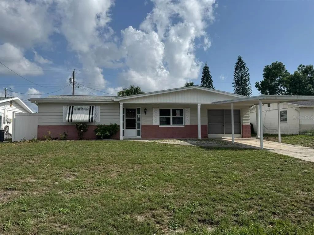4640 Tropical Lane, HOLIDAY