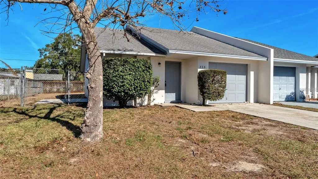 236 Village Crest Court, LAKELAND