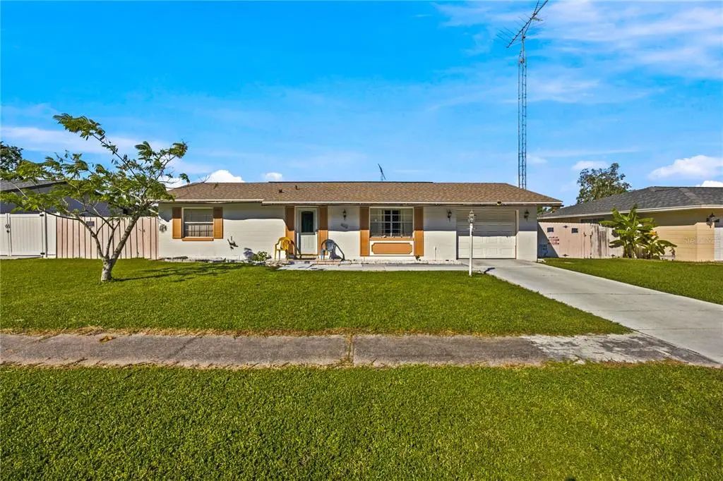 402 Marion Oaks Drive, OCALA