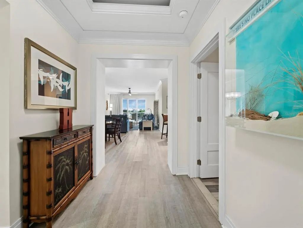 915 Seaside Drive 310, SARASOTA