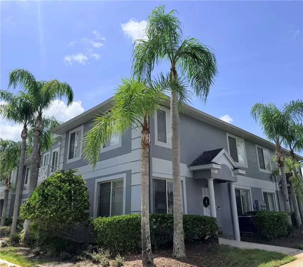 18120 Paradise Point Drive, TAMPA